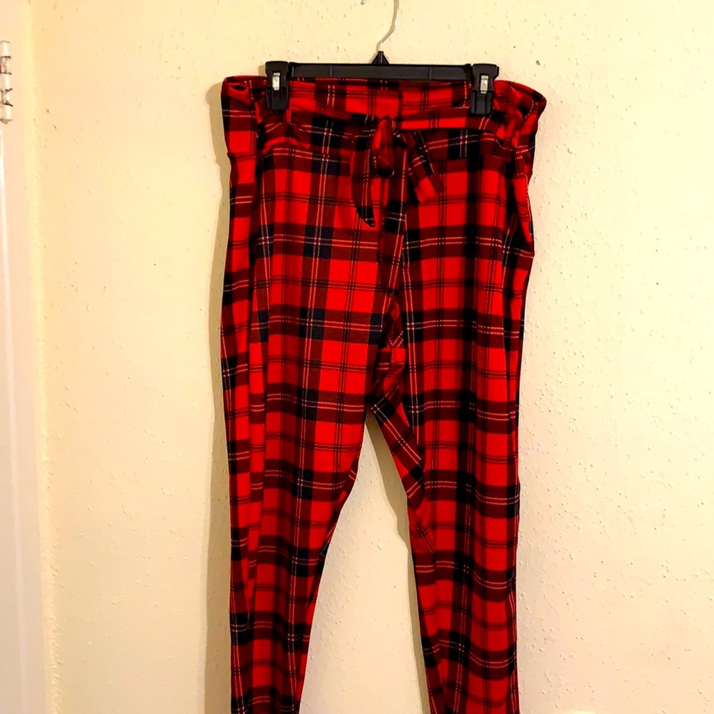 Rouge skinny leg pants